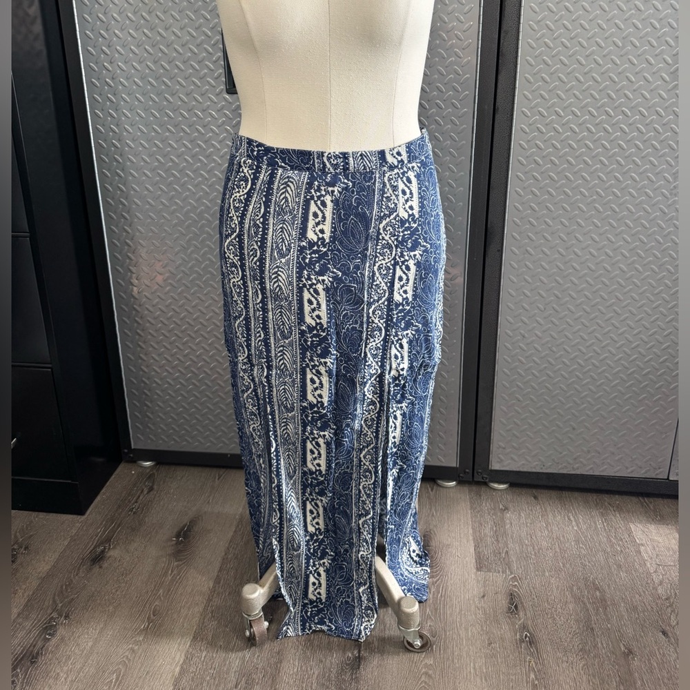 American Eagle Outfitters Blue and White Paisley Maxi Skirt with slits